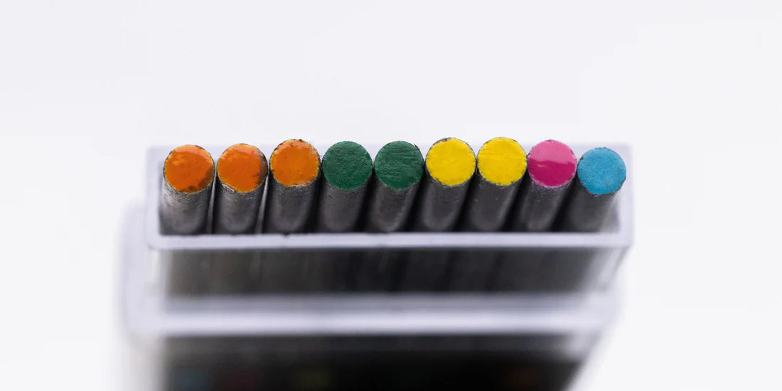 GRAYSCALE PENCIL DRAWING SET