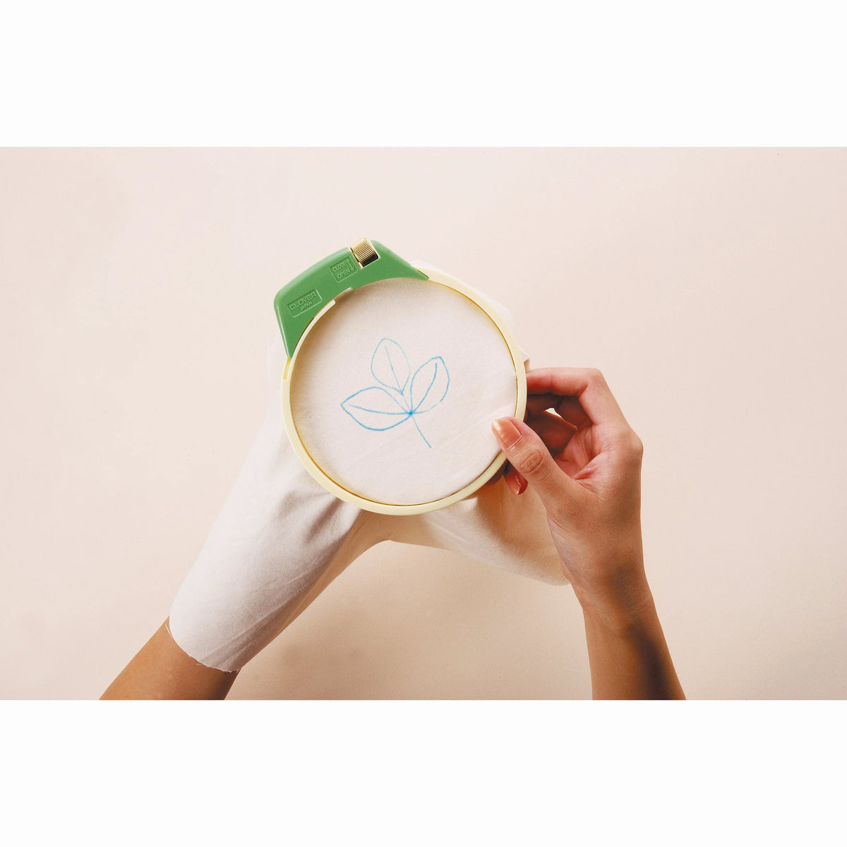 EMBROIDERY HOOP 4 3/4"