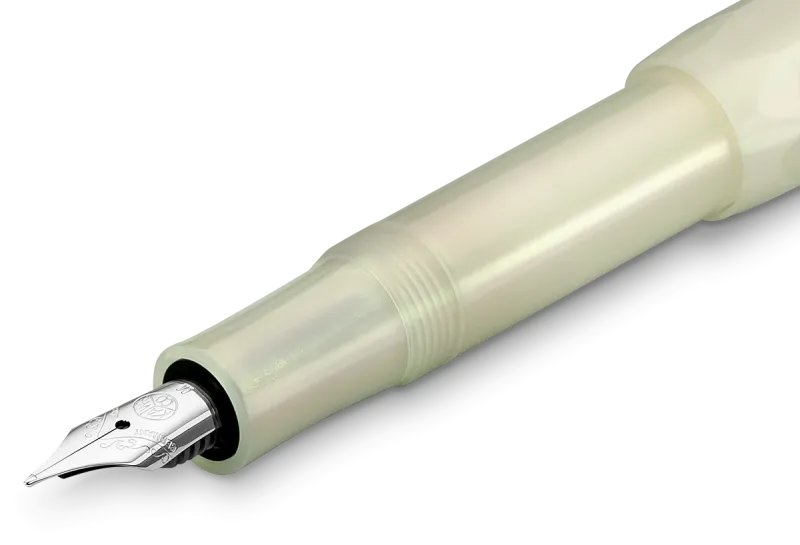 LUNAR SPORT FOUNTAIN PEN - LIGHT GREEN (MEDIUM NIB)