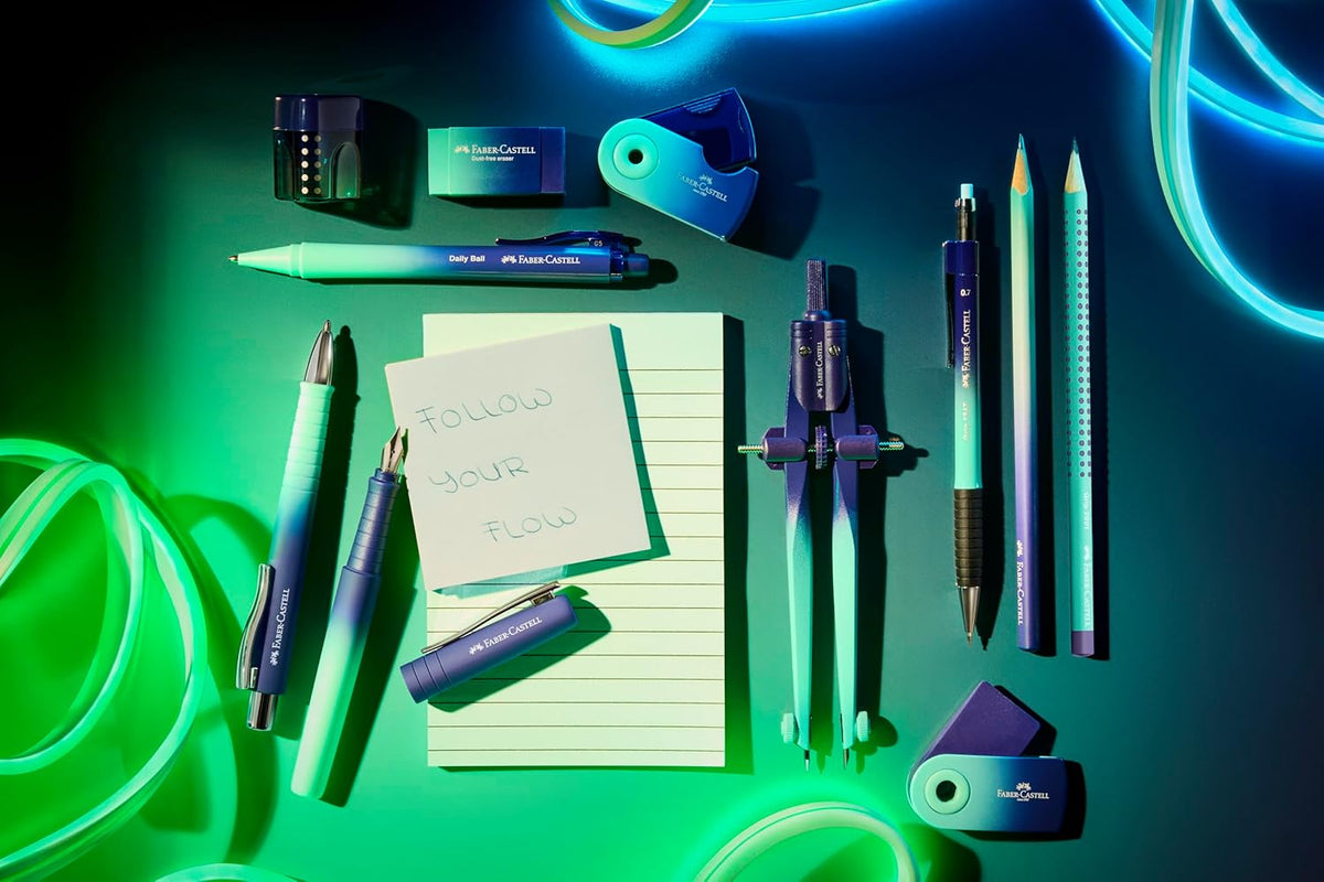 POLY FOUNTAIN PEN, FLOW EDITION - BUZZING BLUE (MEDIUM NIB)