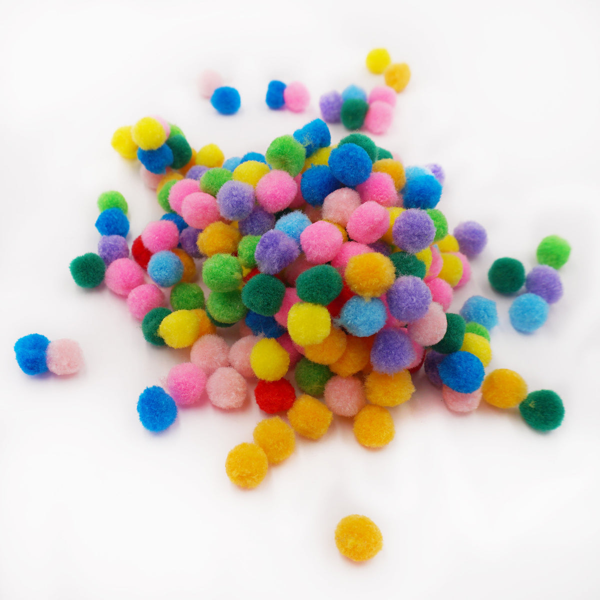 POM - POMS,  ASSORTED COLORS APPROX 1.5CM (250PC)