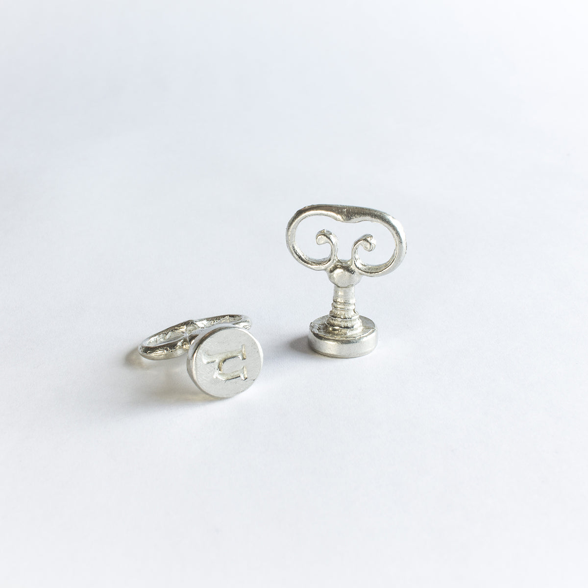 TYPEWRITTER SEAL LETTER H