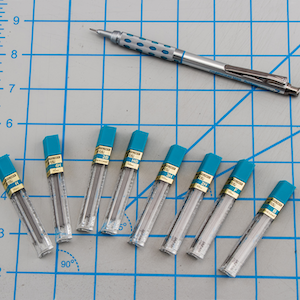 HI-POLYMER LEAD 0.7mm MEDIUM 12PK 3H