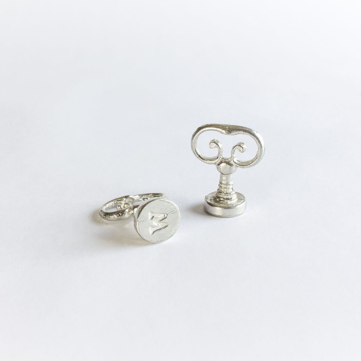 TYPEWRITTER SEAL LETTER W