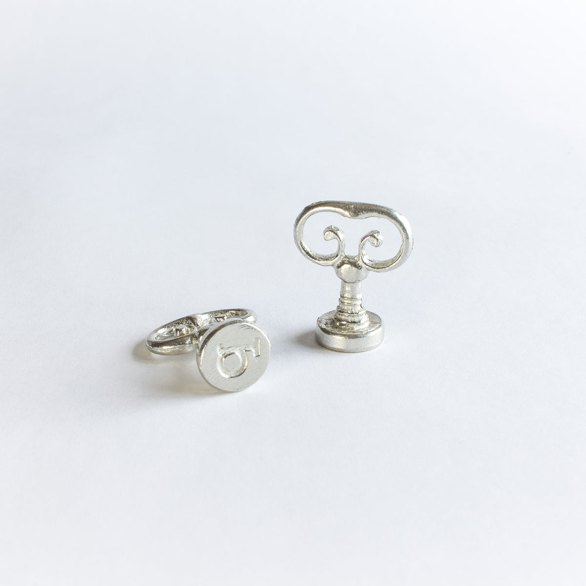 TYPEWRITTER SEAL LETTER P