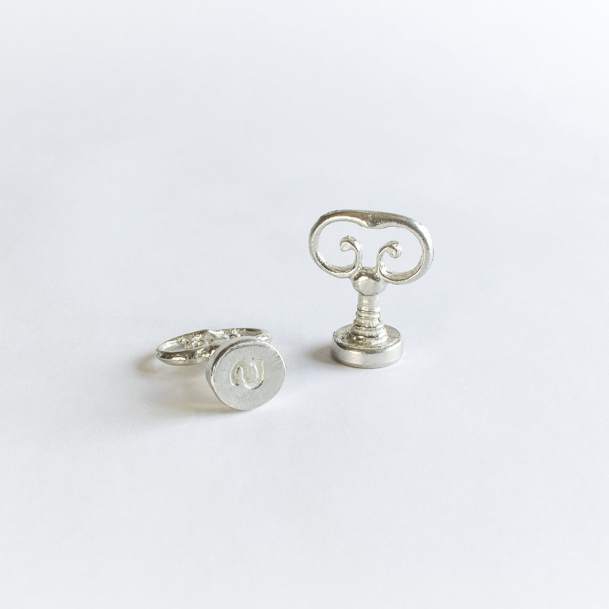 TYPEWRITTER SEAL LETTER S