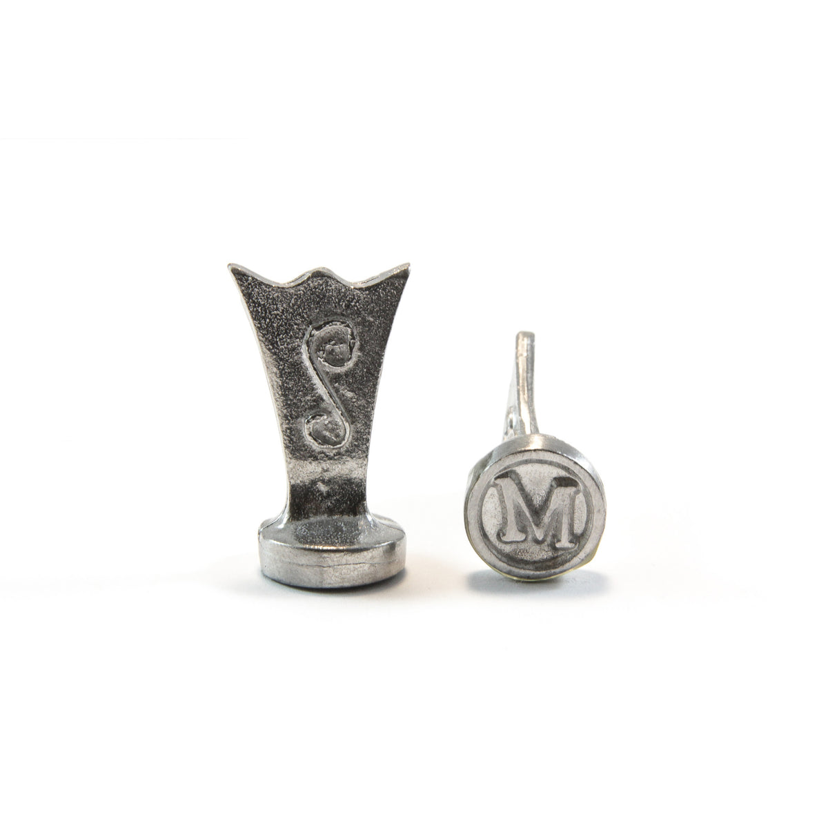 SMALL ALPHABET SEAL LETTER M
