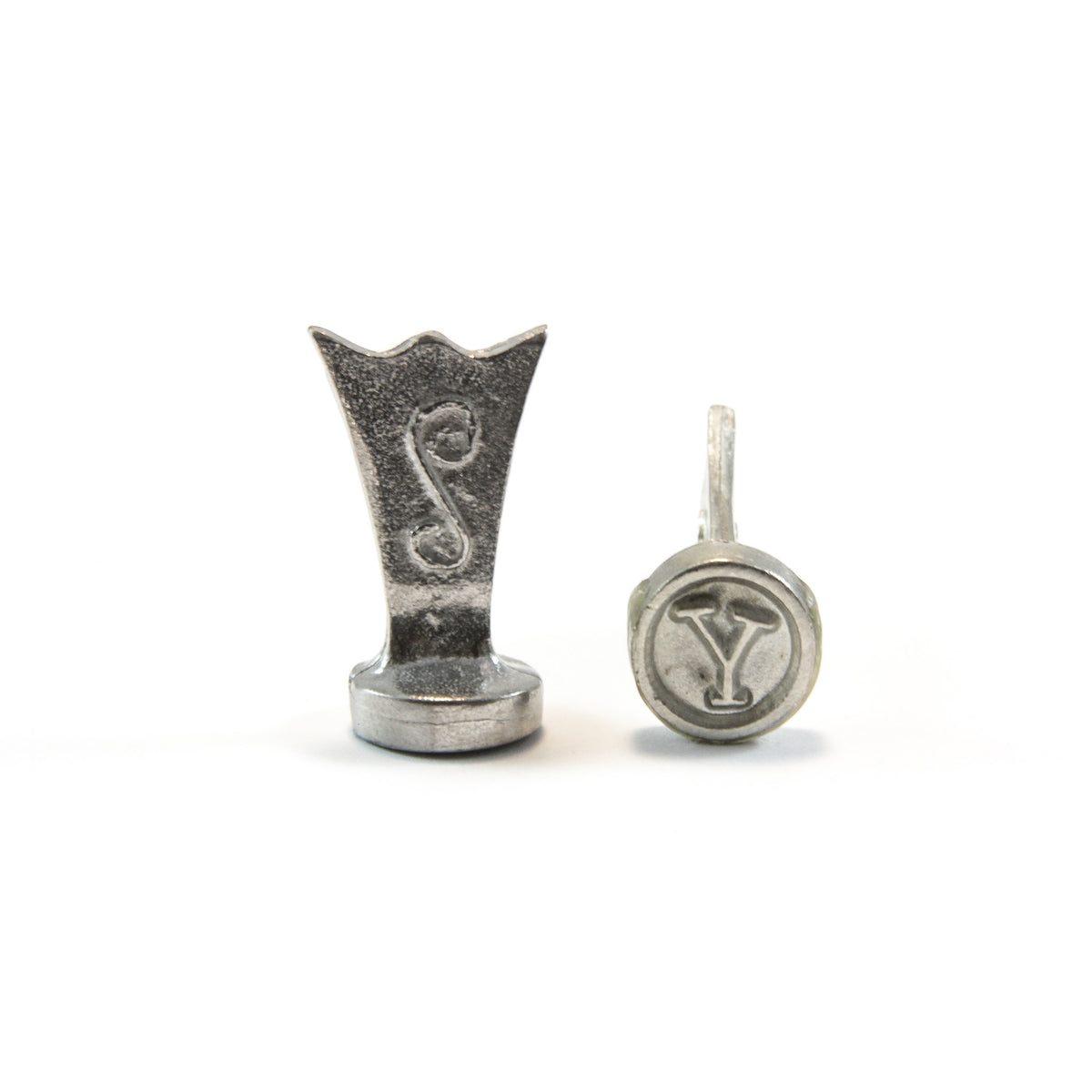 SMALL ALPHABET SEAL LETTER Y